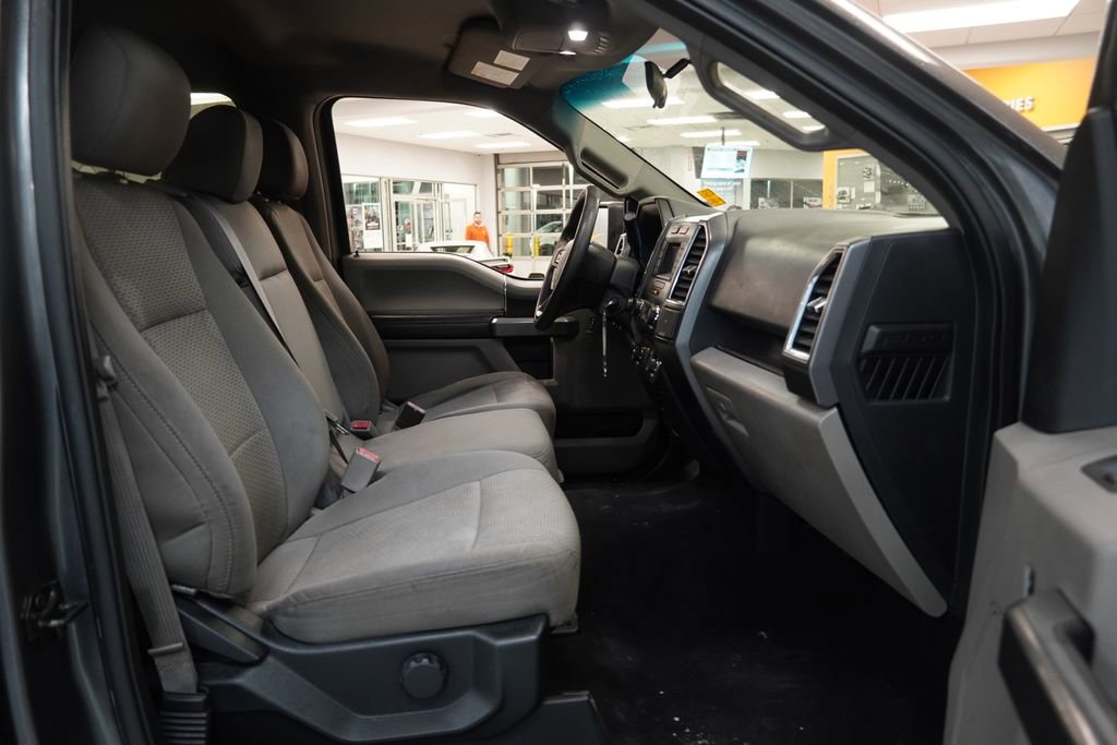 Used 2015 Ford F150 XLT image 29