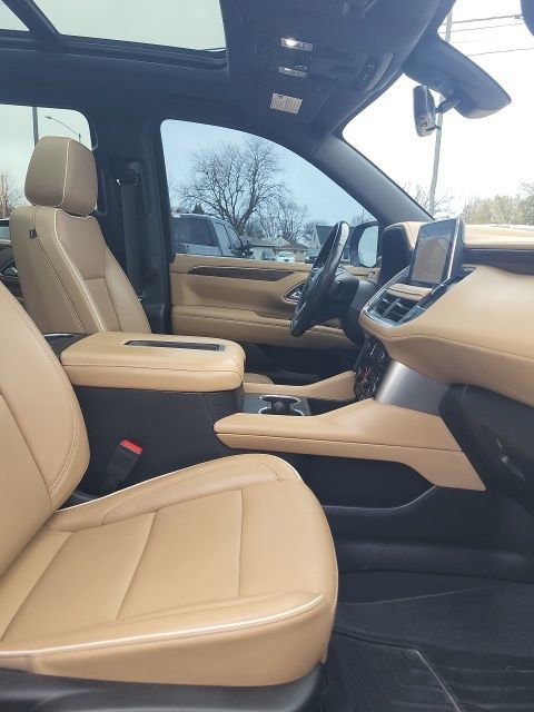 Used 2021 Chevrolet Suburban Premier w/ Premium Package image 24