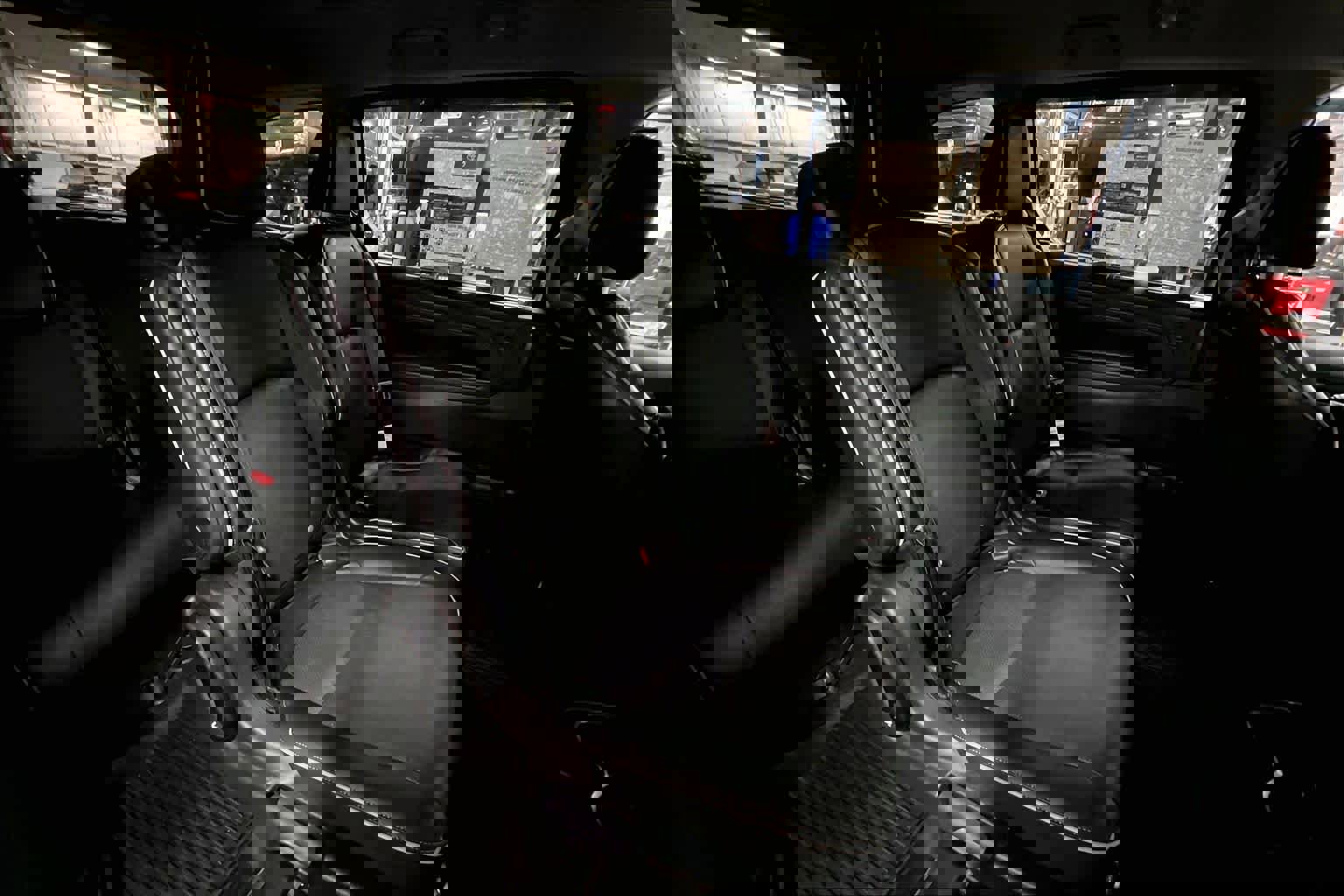 Used 2023 Honda Odyssey Elite image 18