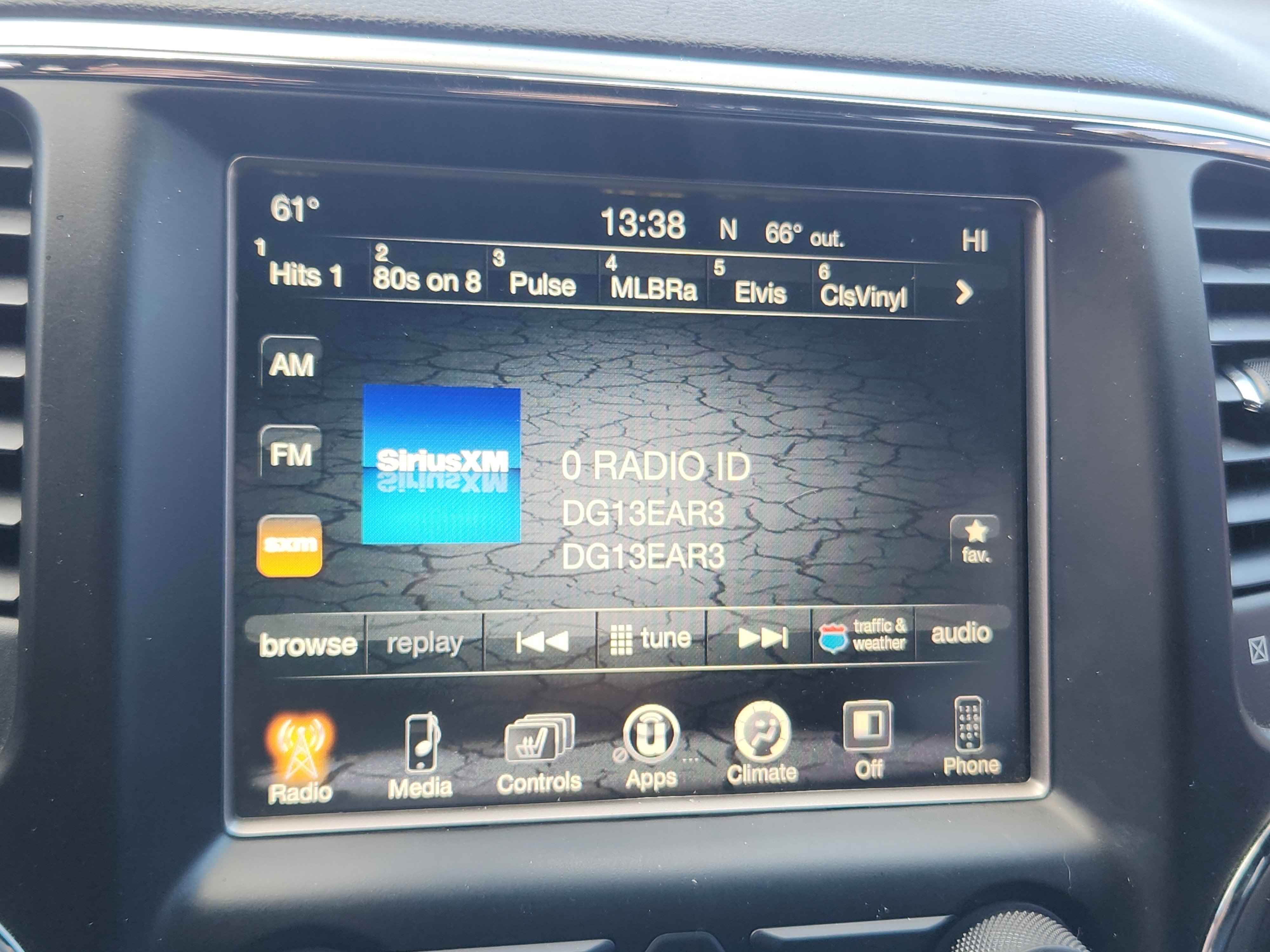 Used 2017 Jeep Grand Cherokee Altitude image 24