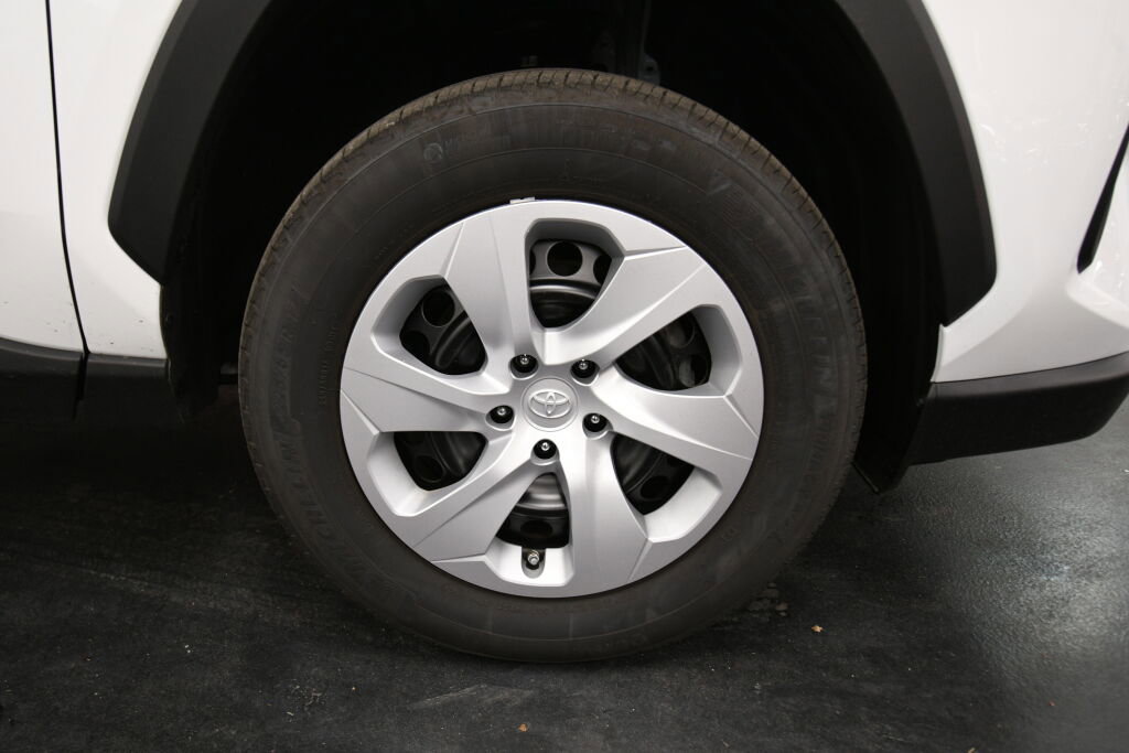 Certified 2024 Toyota RAV4 LE image 28