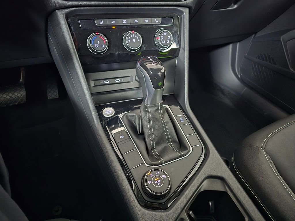 Used 2023 Volkswagen Taos SE w/ Black Wheel Package image 24