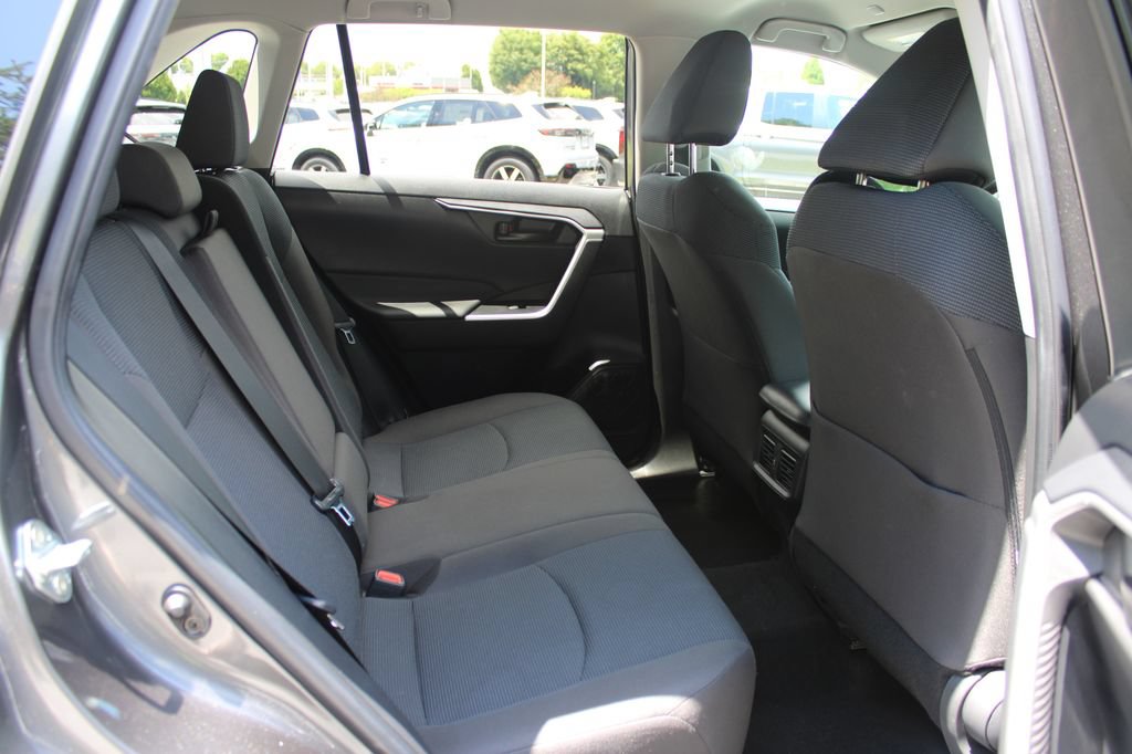 Used 2023 Toyota RAV4 LE AWD/4WD image 14