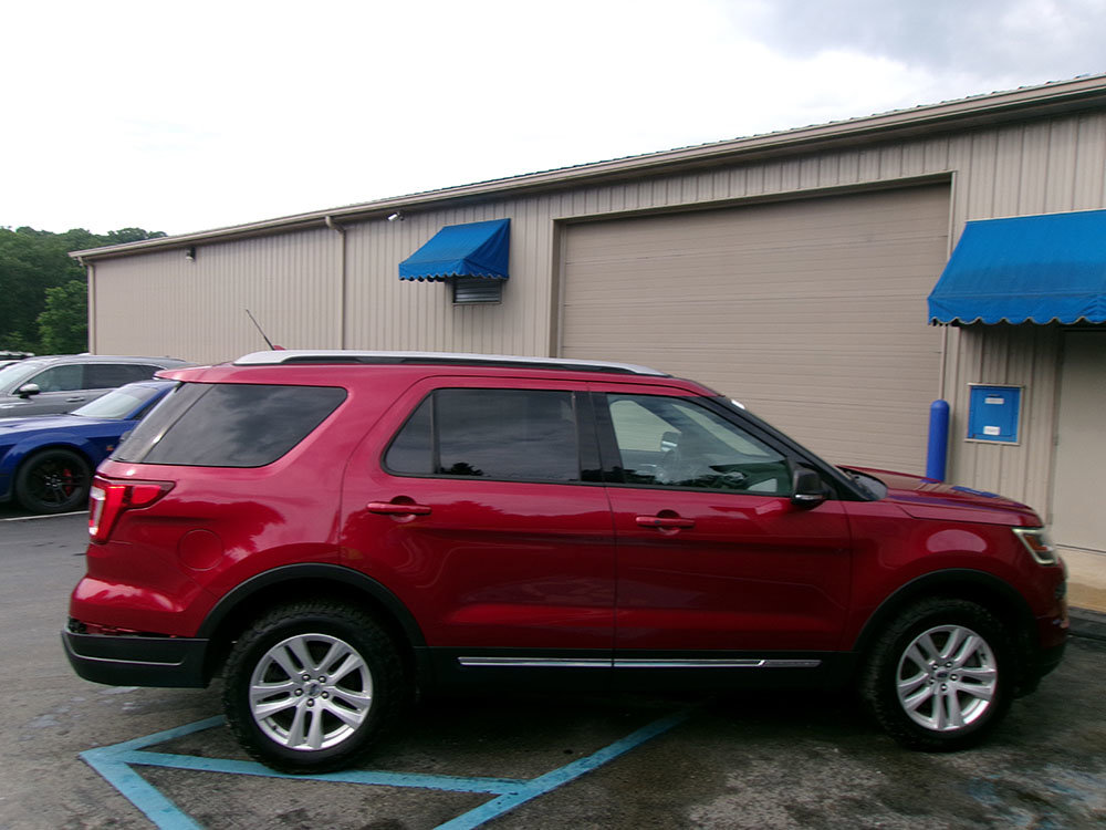 Used 2019 Ford Explorer XLT w/ Equipment Group 202A AWD/4WD image 7