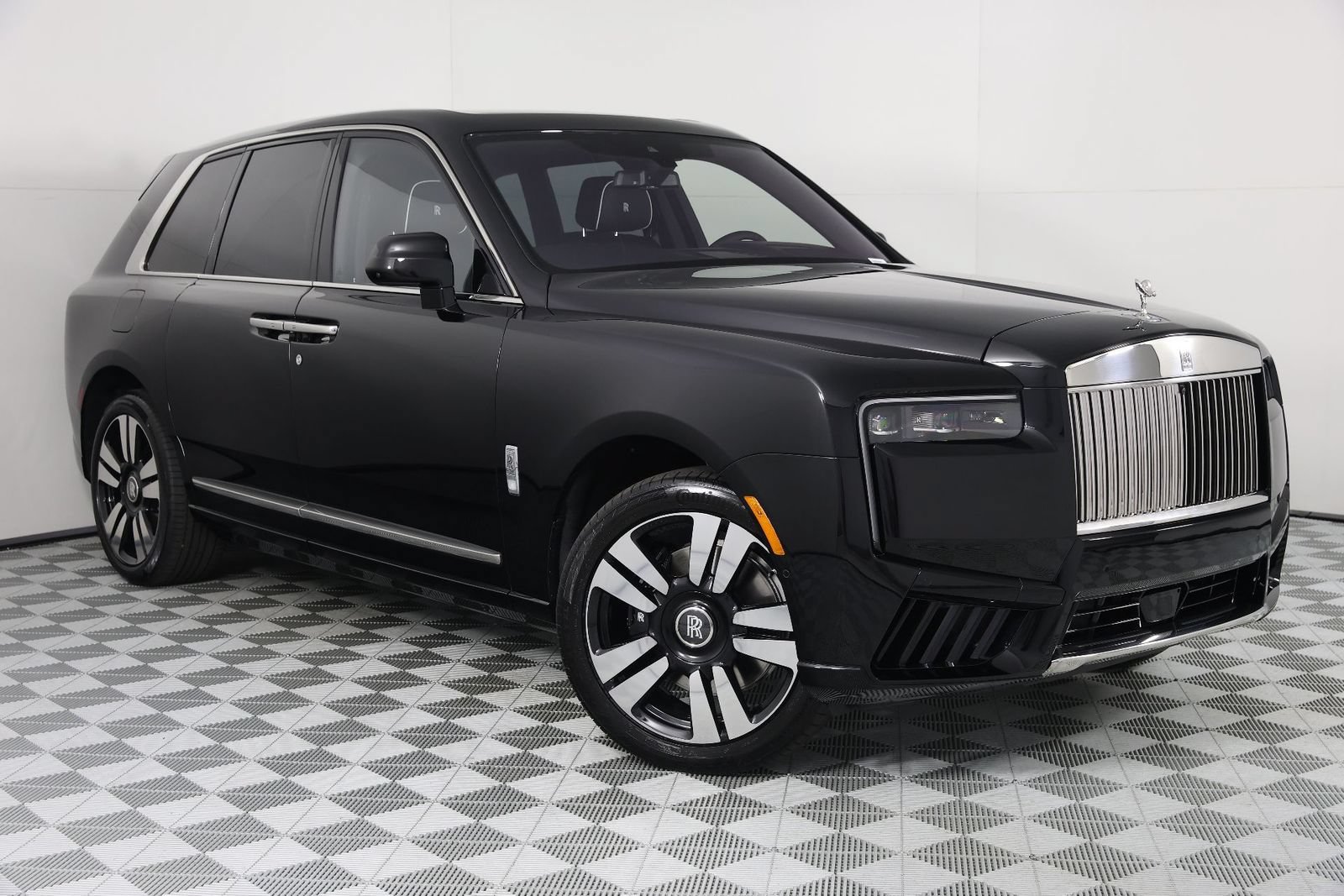 New 2026 Rolls-Royce Cullinan AWD/4WD image 9