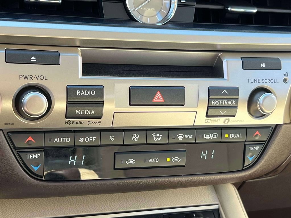 Used 2017 Lexus ES 350 w/ Navigation System Package image 29