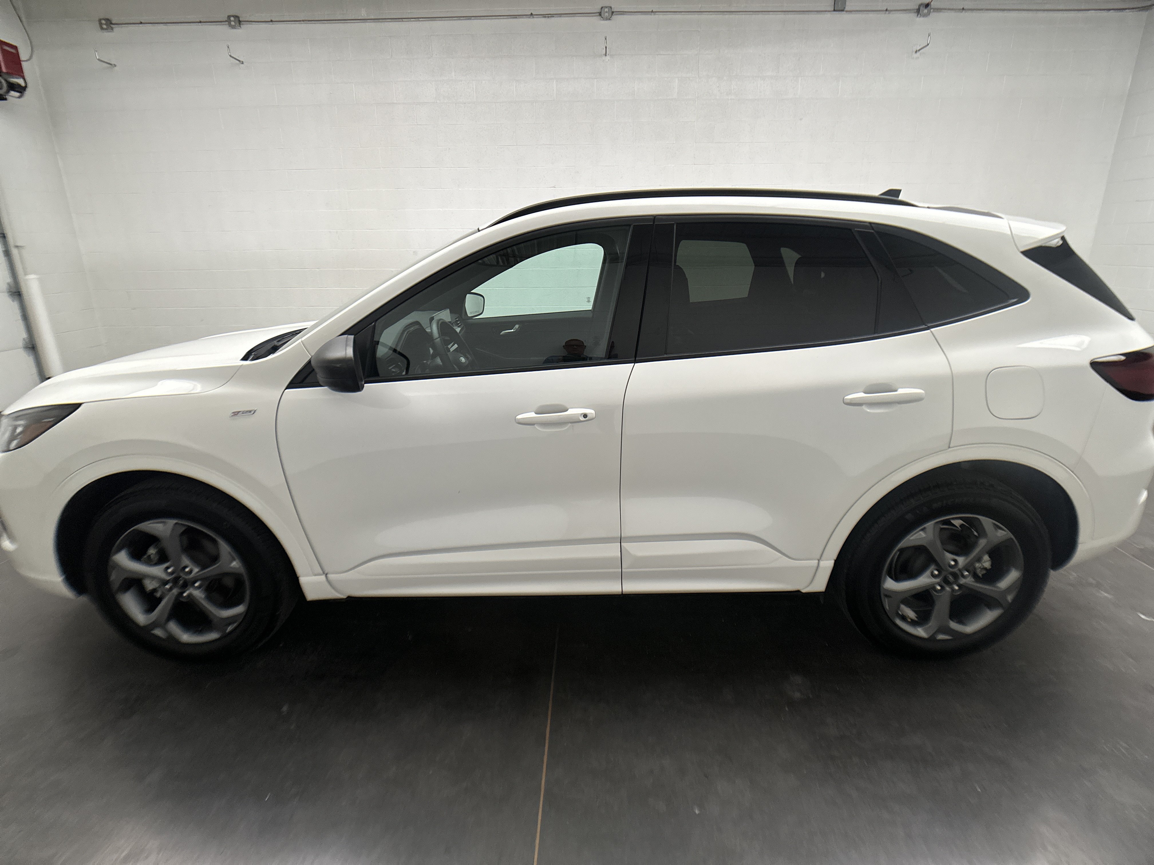 Used 2024 Ford Escape ST-Line w/ Tech Pack #1 AWD/4WD image 6