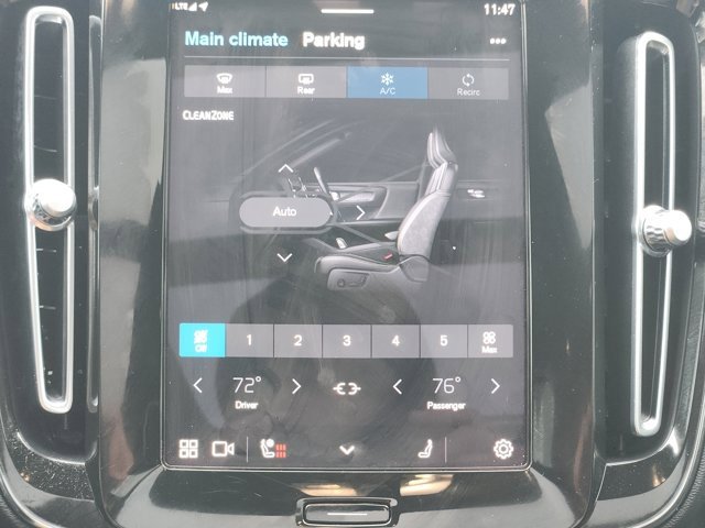 Used 2023 Volvo XC40 Recharge Ultimate image 18