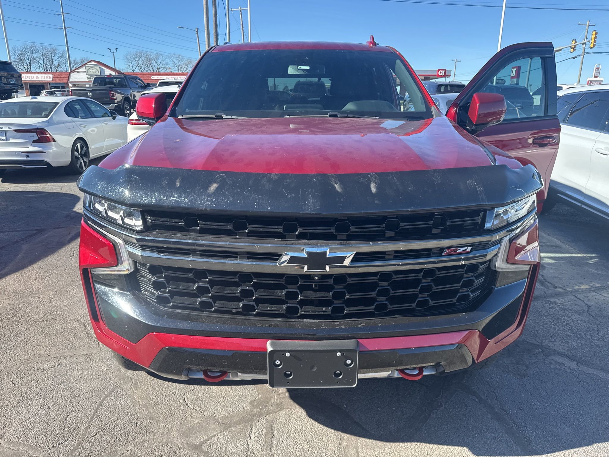 Used 2021 Chevrolet Tahoe Z71 w/ Luxury Package image 2