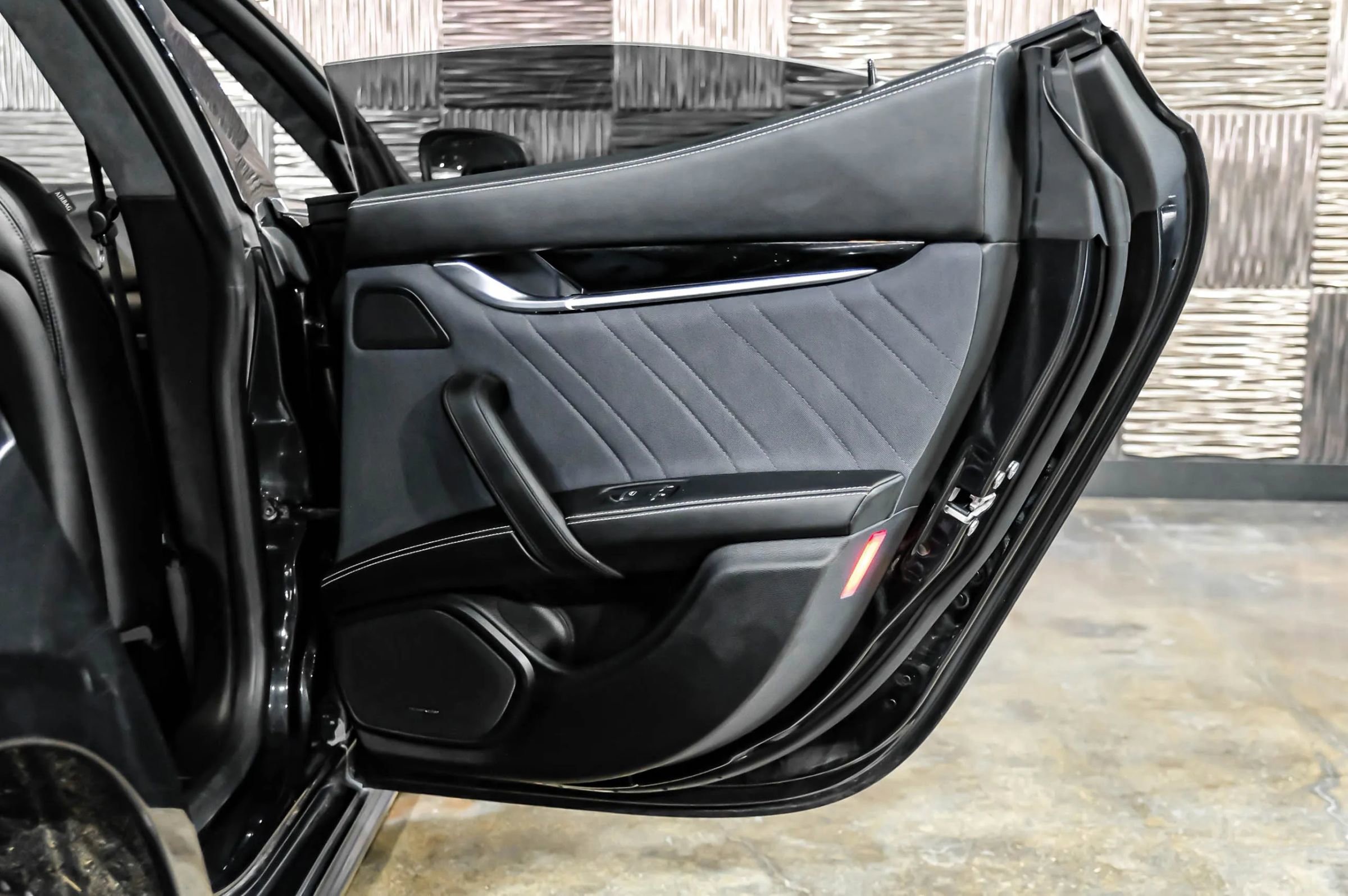 Used 2019 Maserati Ghibli S GranLusso AWD/4WD image 54