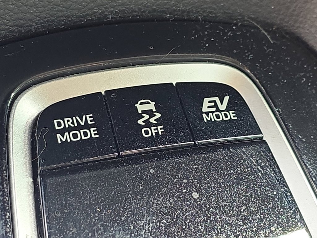 Used 2025 Toyota Corolla LE FWD image 13