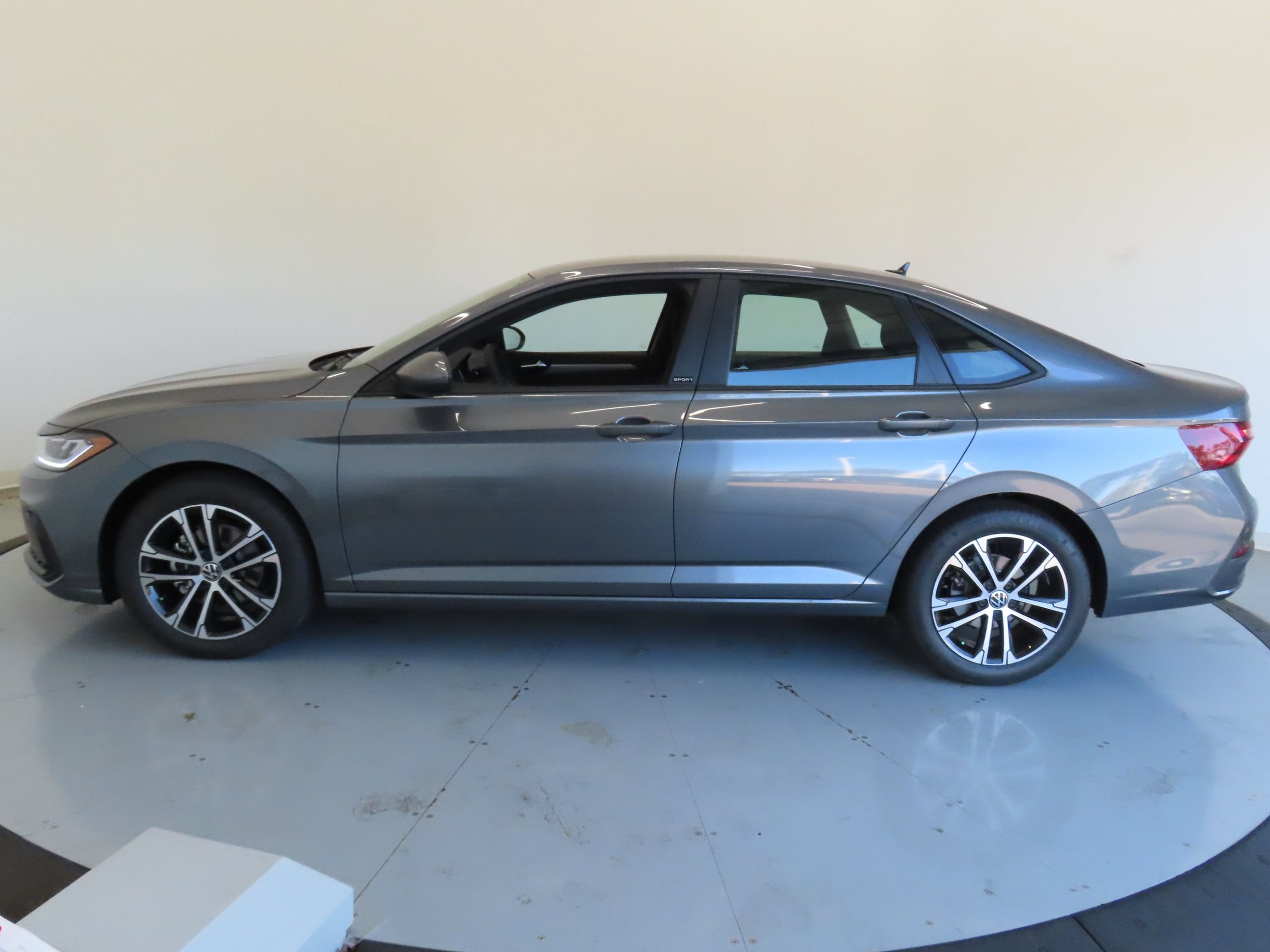 New 2026 Volkswagen Jetta Sport FWD image 7