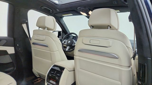 Used 2026 BMW X7 M60i AWD/4WD image 25