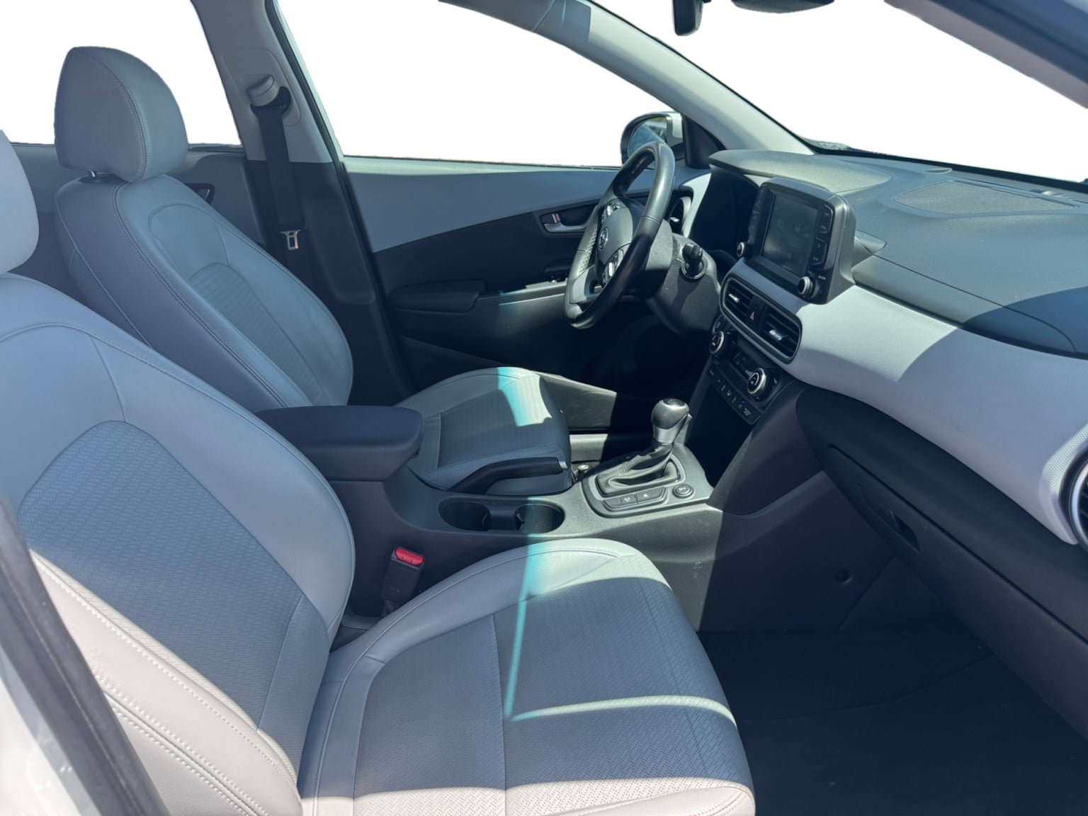 Used 2020 Hyundai Kona Limited AWD/4WD image 16