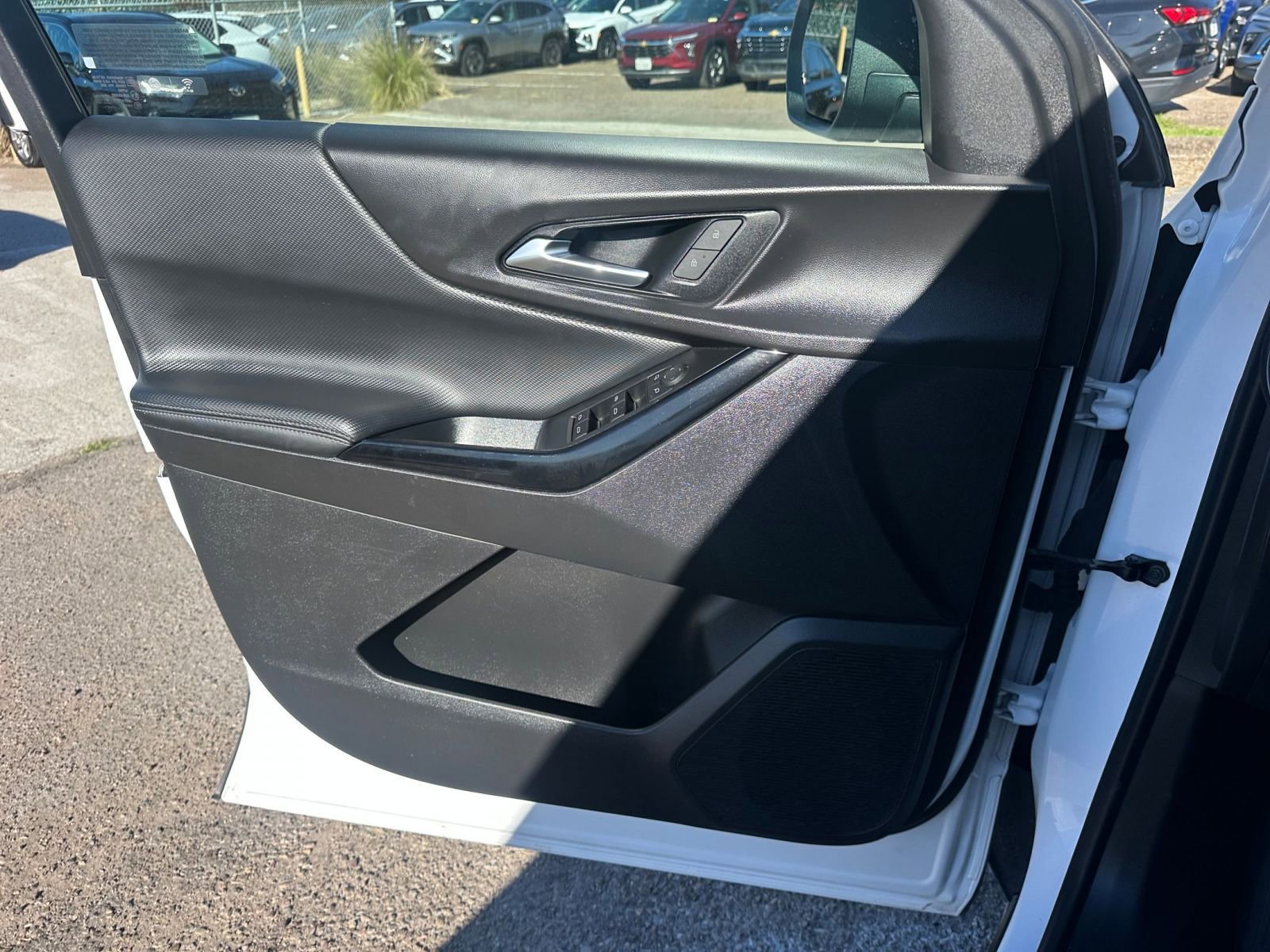 Used 2025 Chevrolet Equinox LT image 20