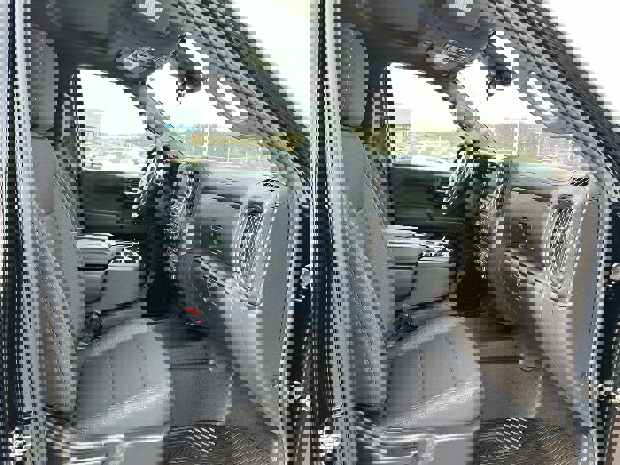 Used 2024 Chevrolet Silverado 1500 Custom Trail Boss w/ LPO, Dark Essentials Package image 15