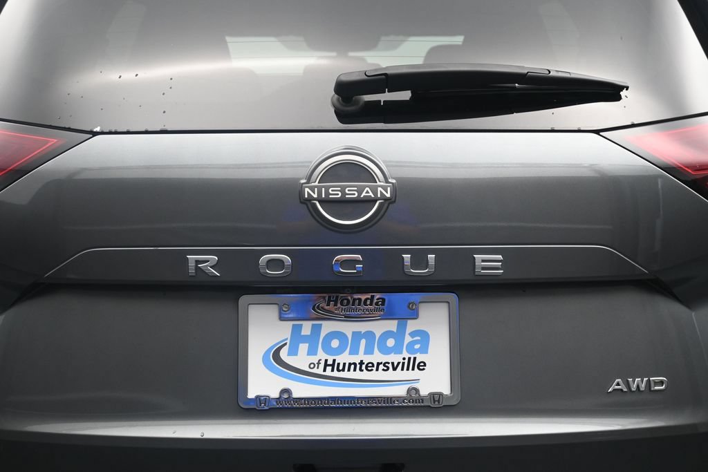 Used 2023 Nissan Rogue S AWD/4WD image 11