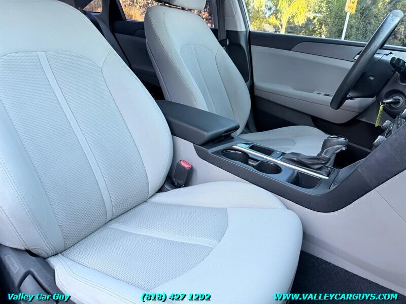 Used 2016 Hyundai Sonata SE FWD image 11