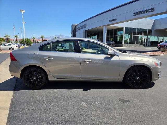 Used 2016 Volvo S60 T5 Inscription Platinum FWD image 3