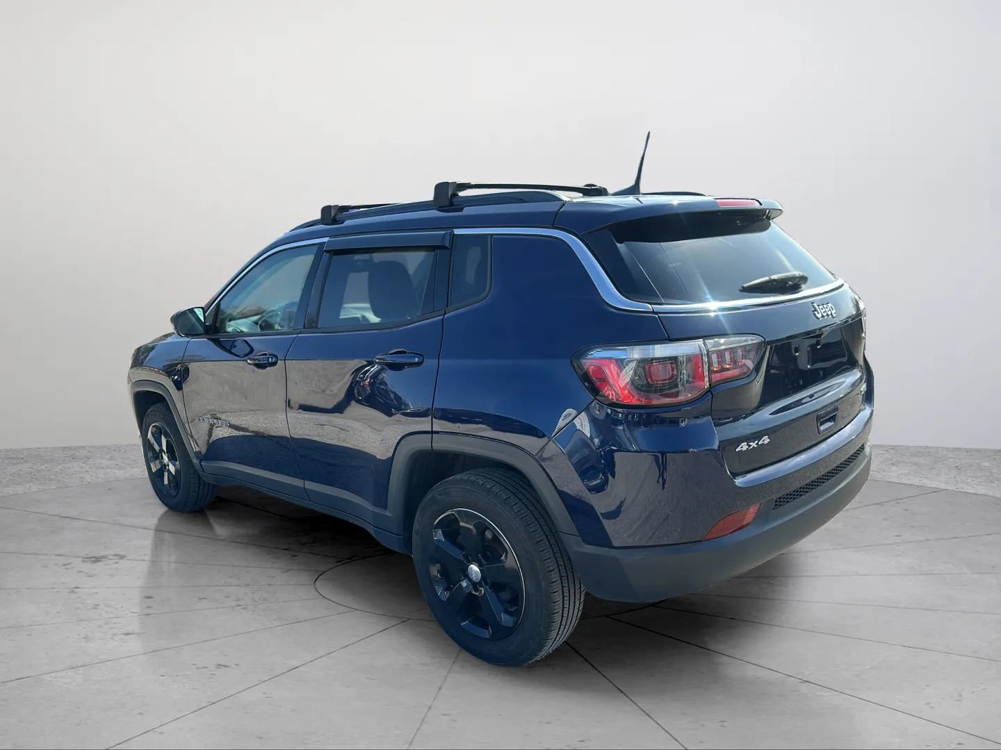 Used 2018 Jeep Compass Latitude w/ Popular Equipment Group AWD/4WD image 15