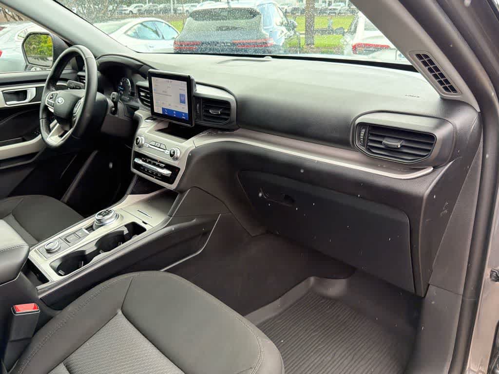 Used 2024 Ford Explorer XLT AWD/4WD image 13
