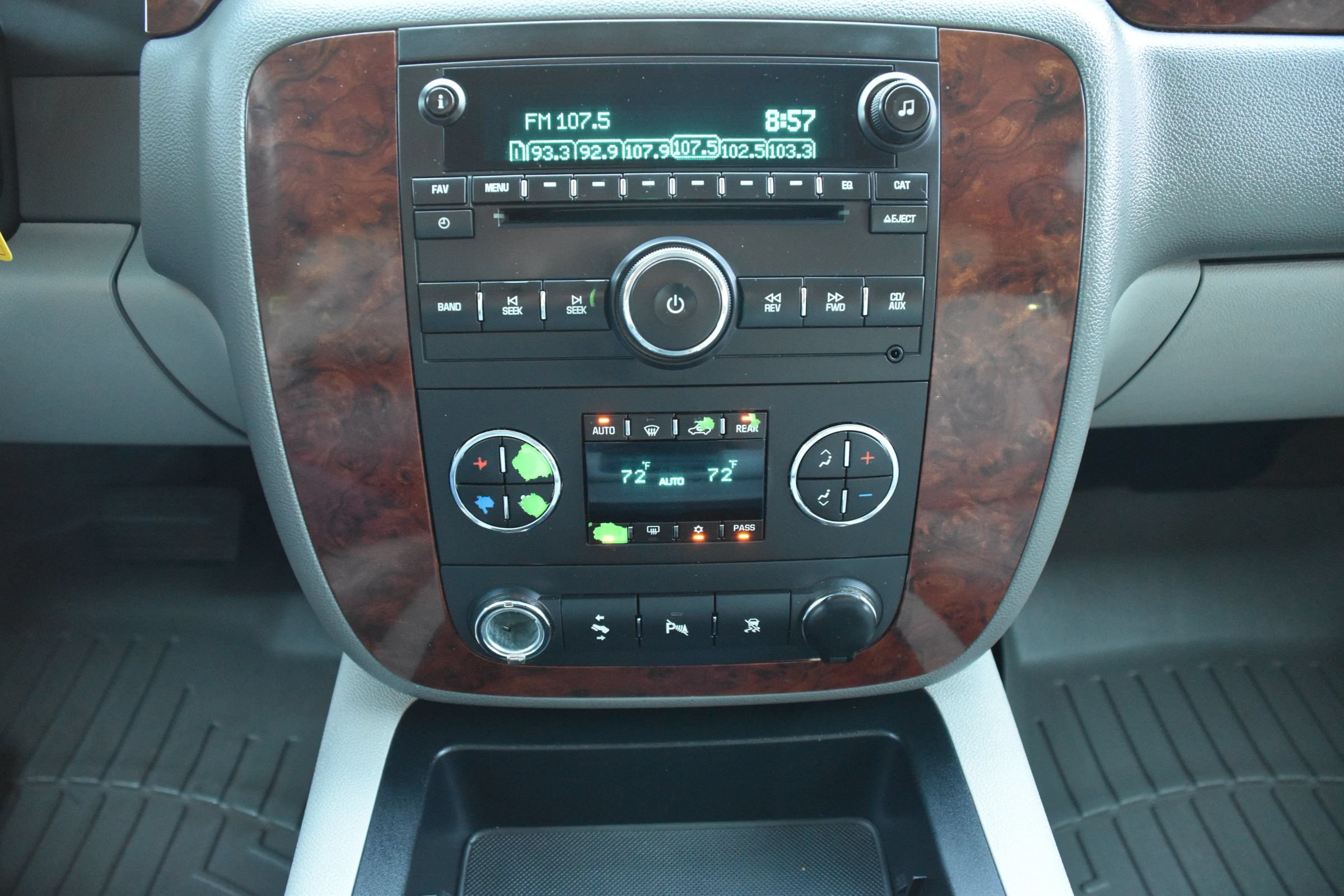 Used 2010 Chevrolet Tahoe LT w/ Luxury Package AWD/4WD image 43