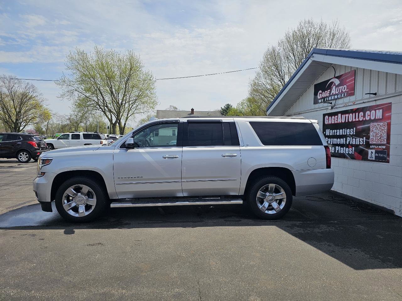 Used 2016 Chevrolet Suburban LT w/ LT Signature Package image 6