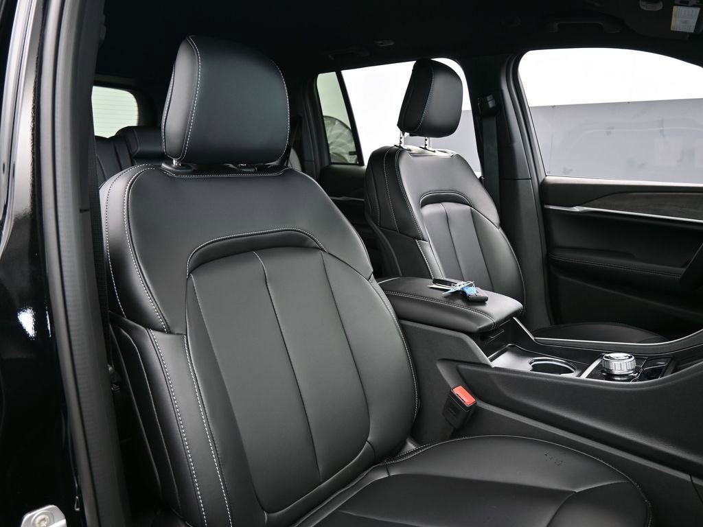 Used 2025 Jeep Grand Cherokee Limited image 30