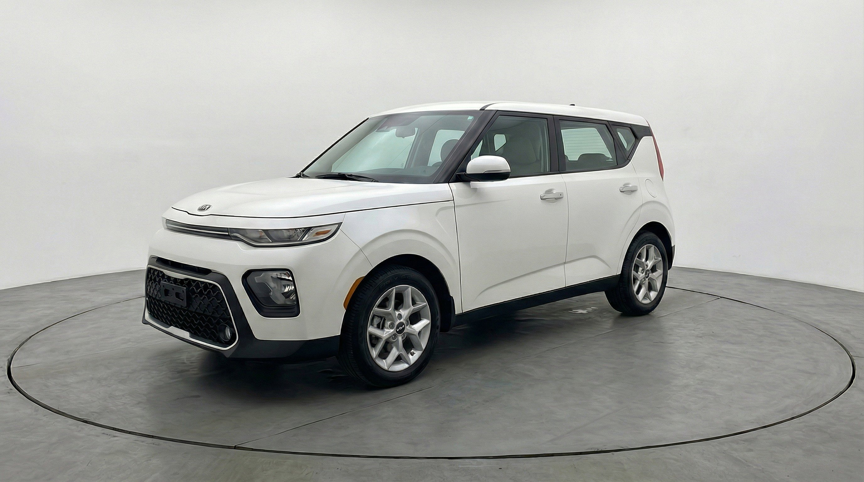Used 2025 Kia Soul LX w/ LX Technology Package image 3