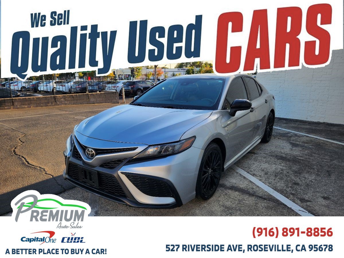 Used 2021 Toyota Camry SE w/ Carpet Mat Package (TMS)