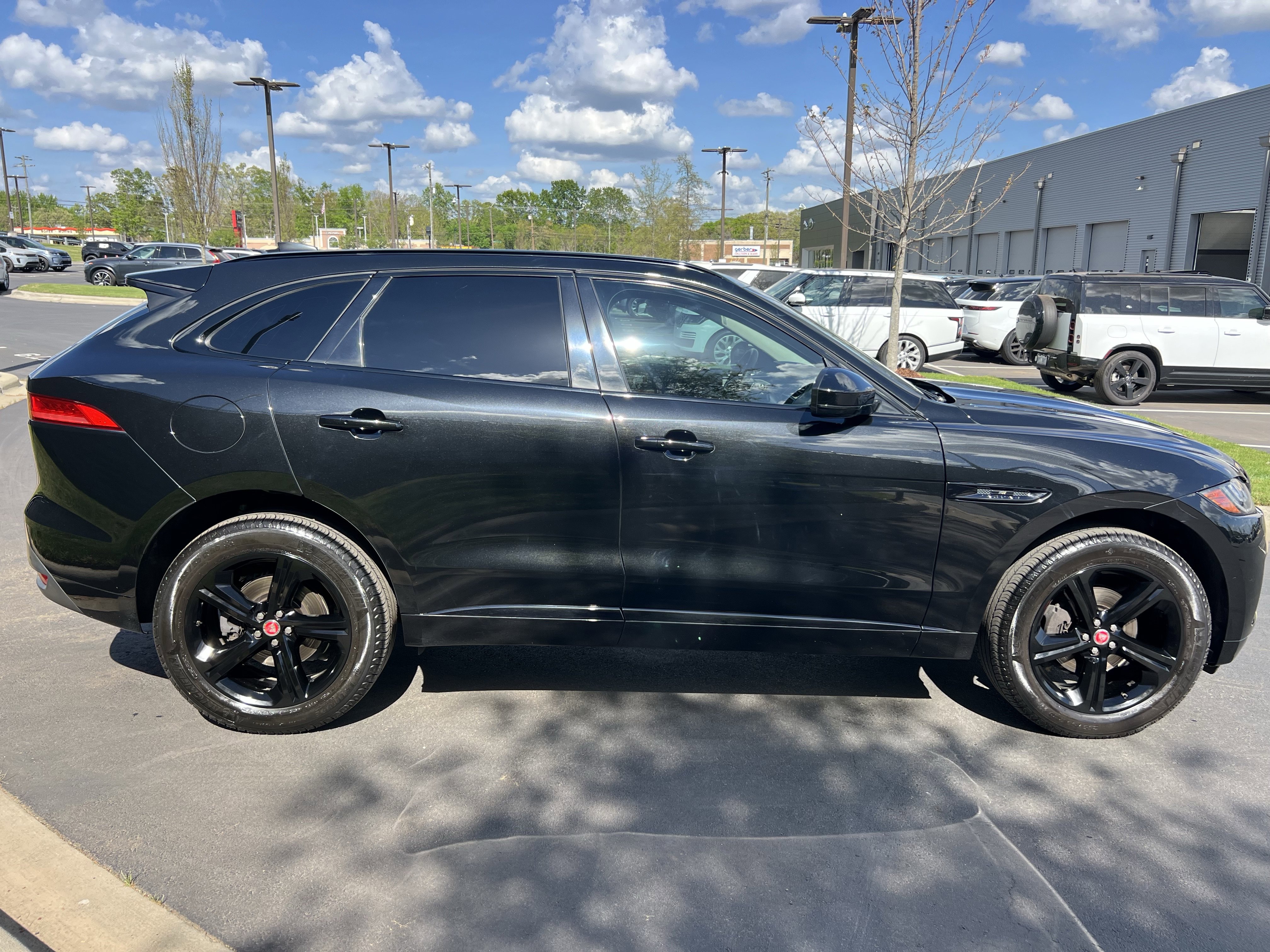 Used 2020 Jaguar F-PACE Checkered Flag image 8