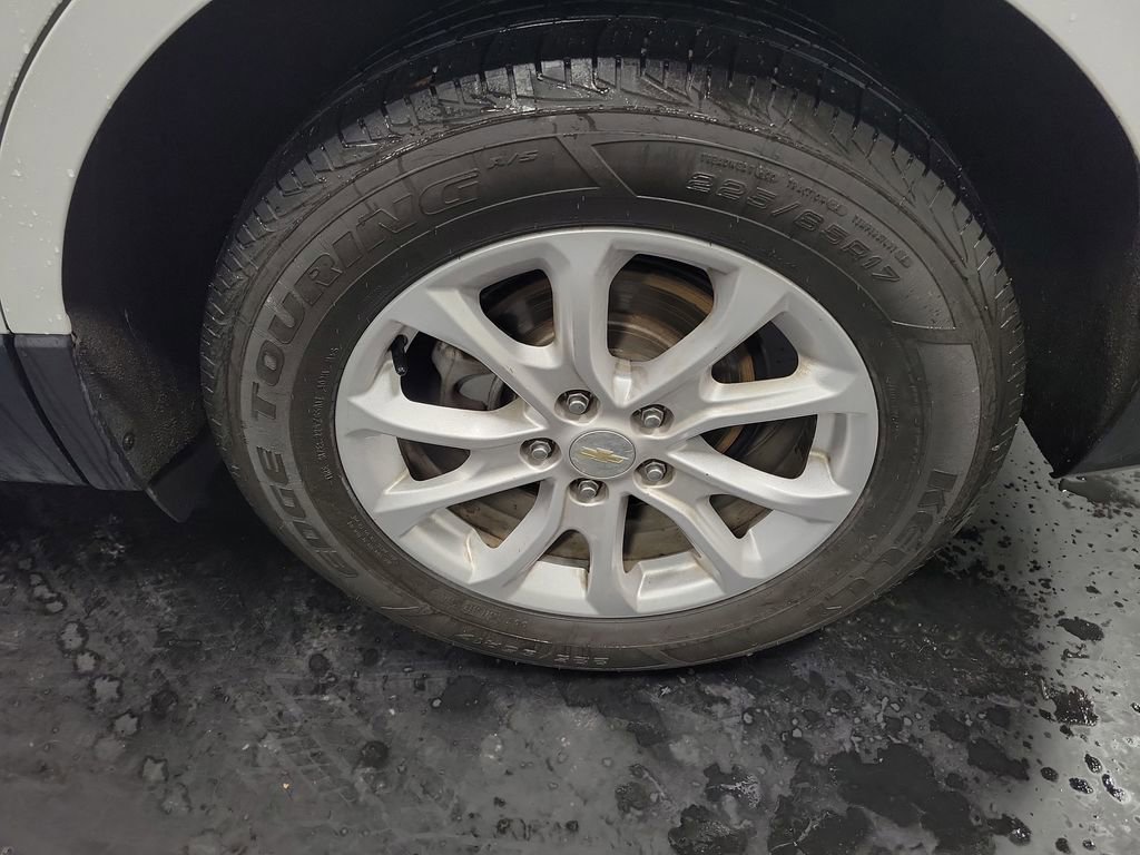 Used 2020 Chevrolet Equinox LS image 11