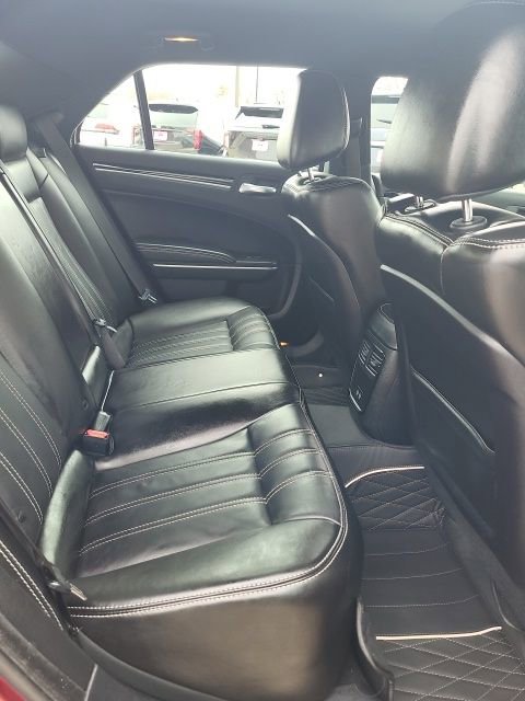 Used 2019 Chrysler 300 S image 12