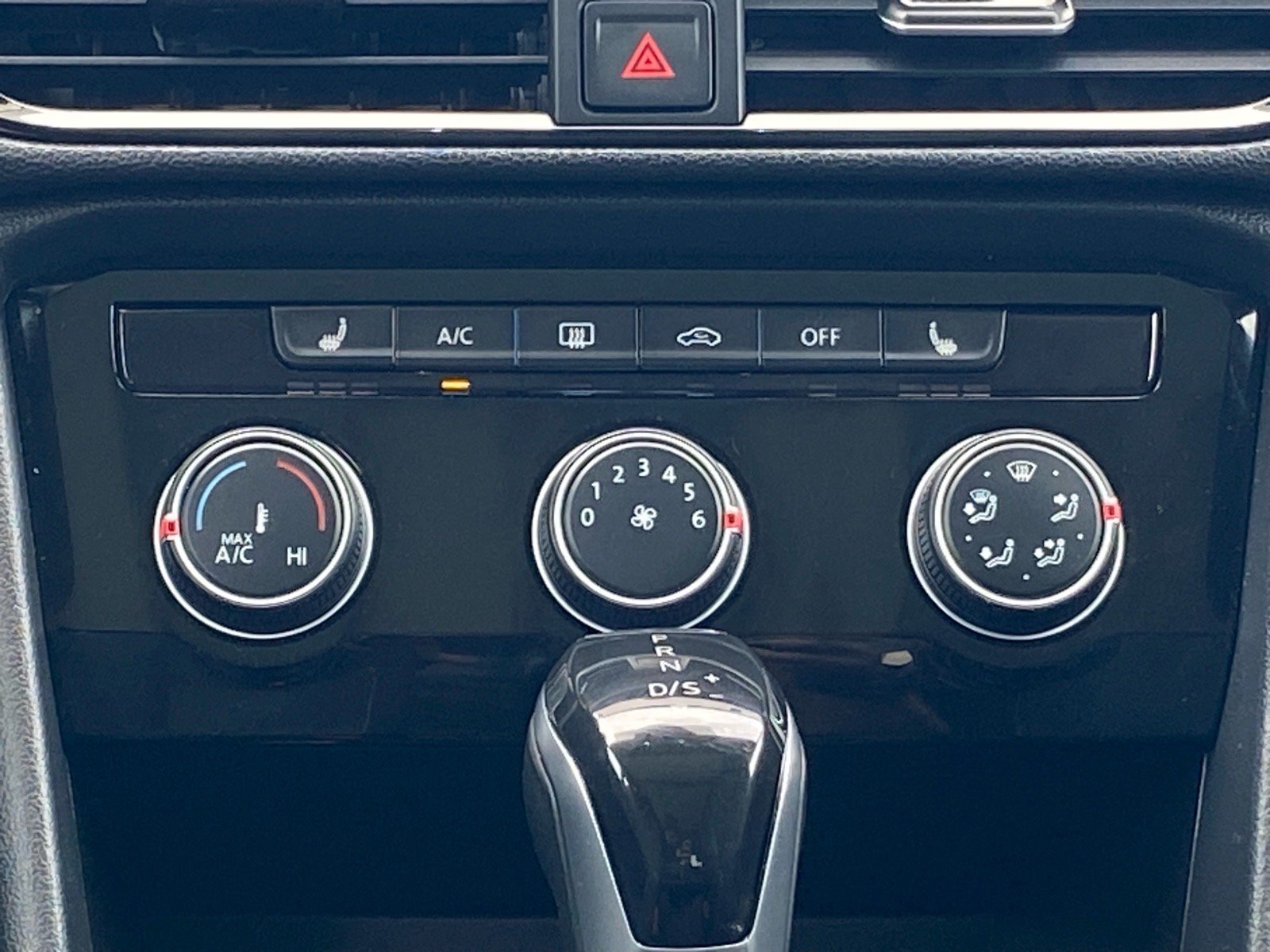 Certified 2023 Volkswagen Taos SE AWD/4WD image 7