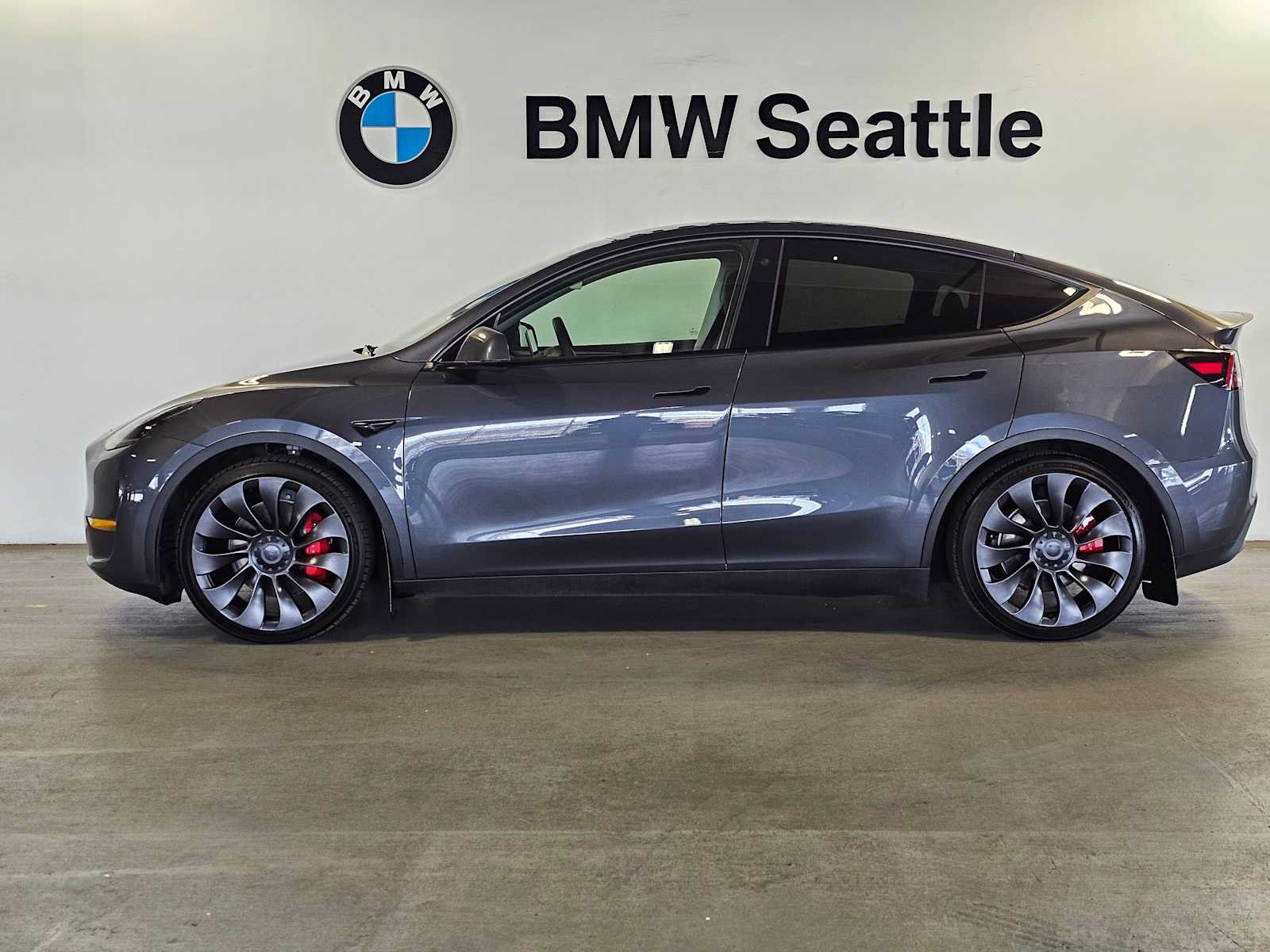 Used 2023 Tesla Model Y Performance AWD/4WD image 3