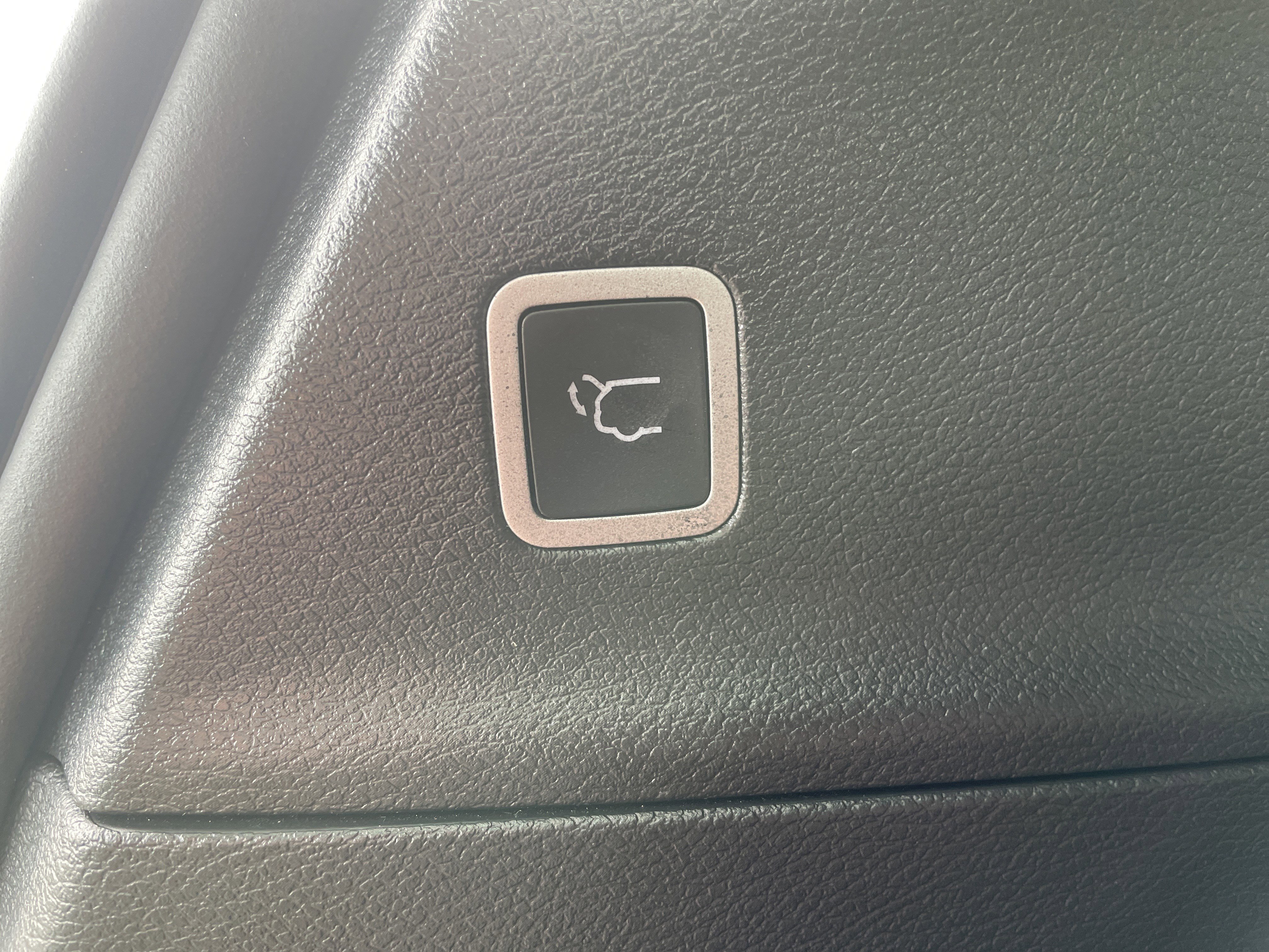 Used 2025 Chrysler Pacifica Select image 34