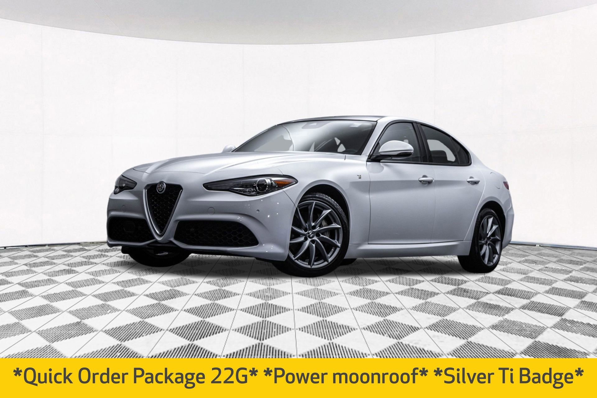 Used 2022 Alfa Romeo Giulia Ti AWD/4WD image 2