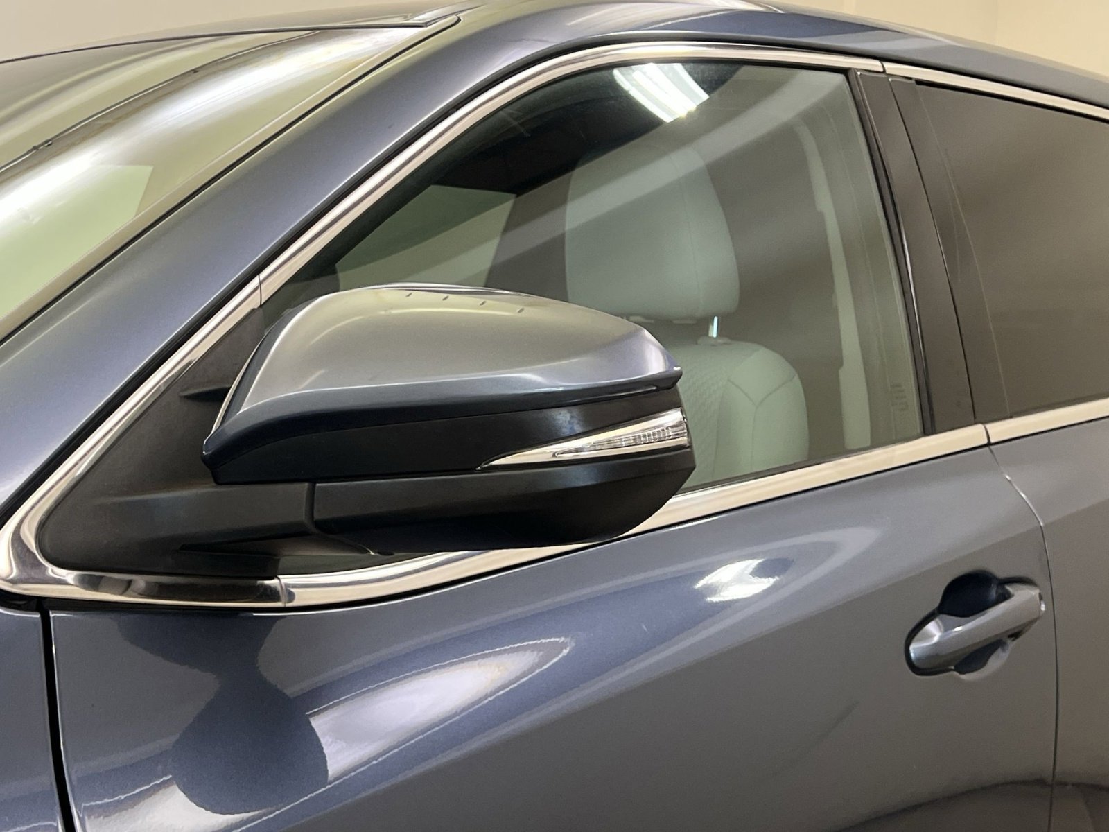 Used 2017 Toyota Highlander LE FWD image 30