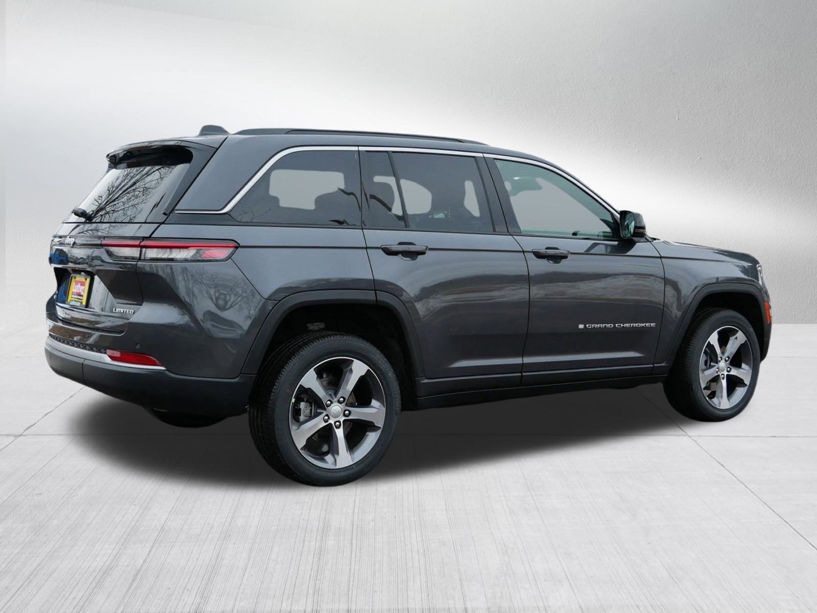 New 2026 Jeep Grand Cherokee Limited AWD/4WD image 7
