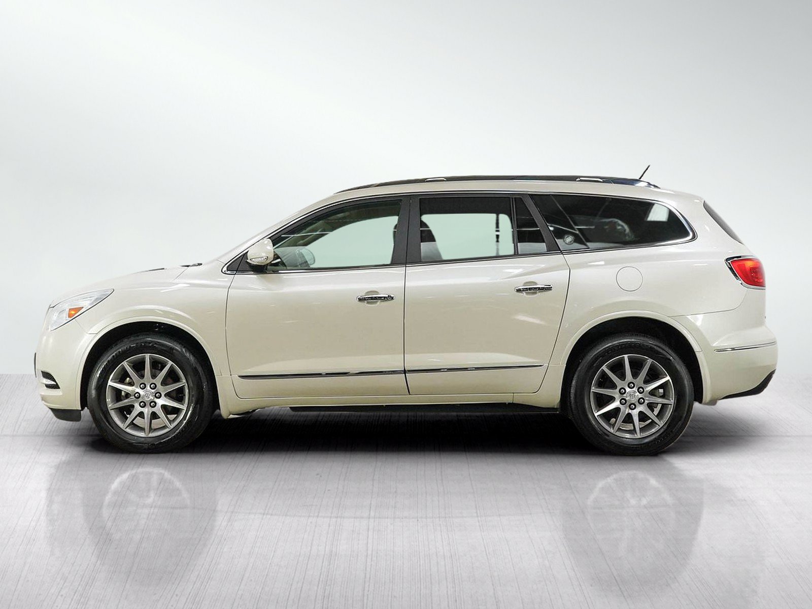 Used 2014 Buick Enclave Leather FWD image 2
