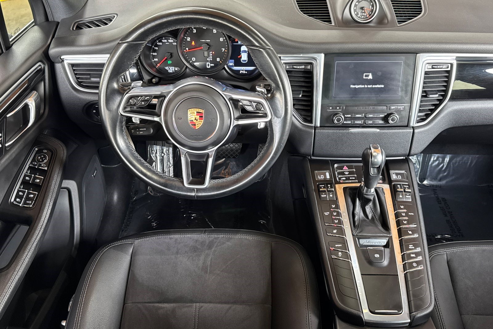 Used 2017 Porsche Macan AWD/4WD image 31