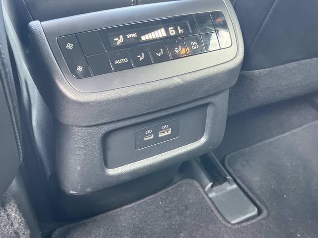 Used 2024 Nissan Pathfinder SL FWD image 20