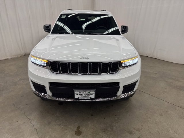 New 2025 Jeep Grand Cherokee L Laredo image 2