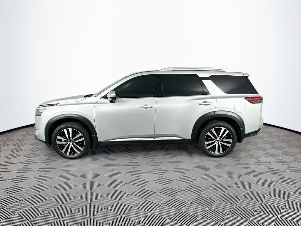 Certified 2025 Nissan Pathfinder Platinum w/ Black Appearance Package AWD/4WD image 7