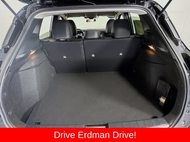 Used 2025 Nissan Kicks SR AWD/4WD image 33