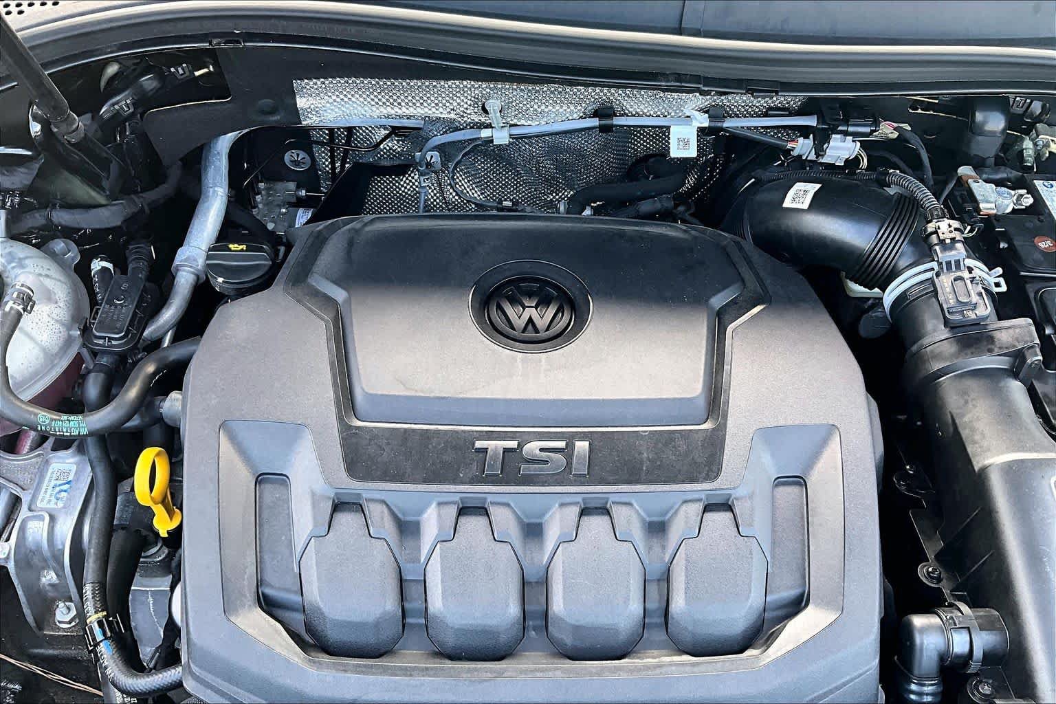 Used 2022 Volkswagen Tiguan SE R-Line AWD/4WD image 35