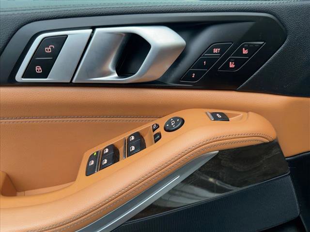 Used 2022 BMW X5 xDrive40i w/ M Sport Package image 19