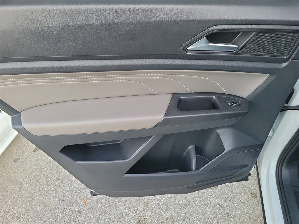 Used 2022 Volkswagen Atlas Cross Sport SE image 10