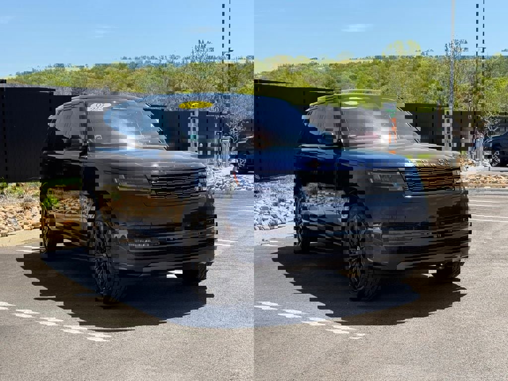 Certified 2023 Land Rover Range Rover Long Wheelbase SE image 4