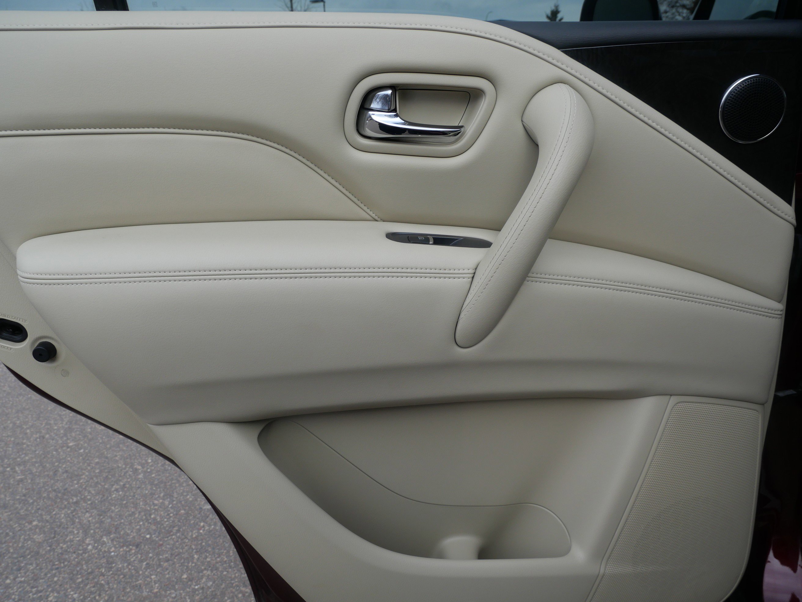 Used 2022 INFINITI QX80 Luxe w/ Cargo Package AWD/4WD image 16